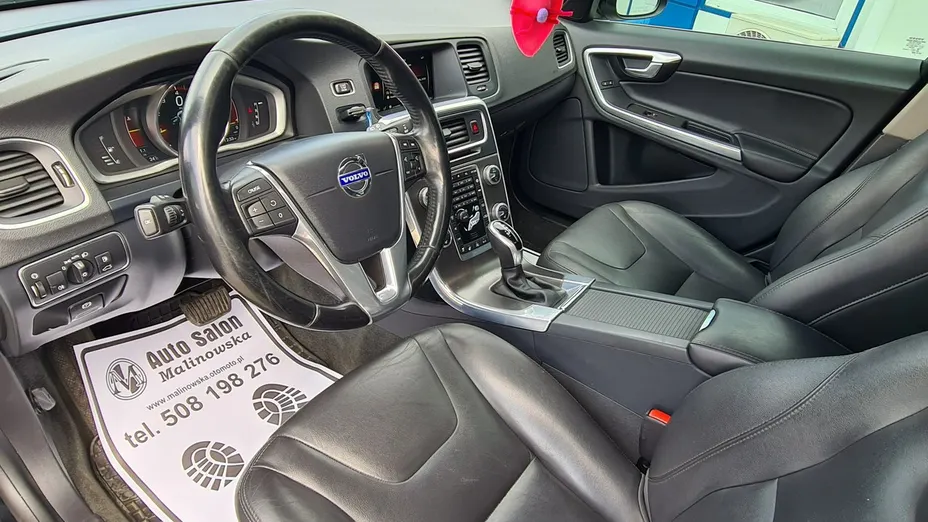 VOLVO V60 -