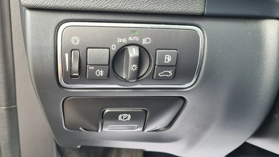 VOLVO V60 -