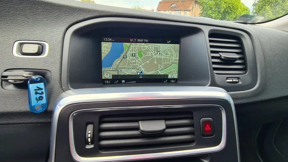VOLVO V60 -