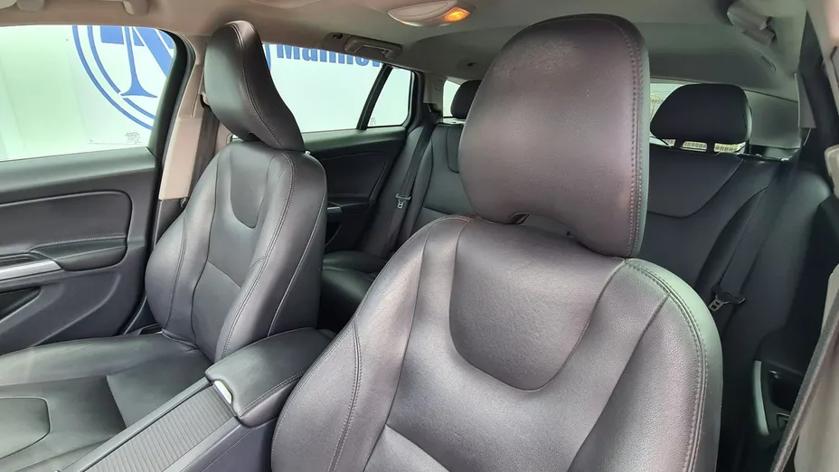 VOLVO V60 -