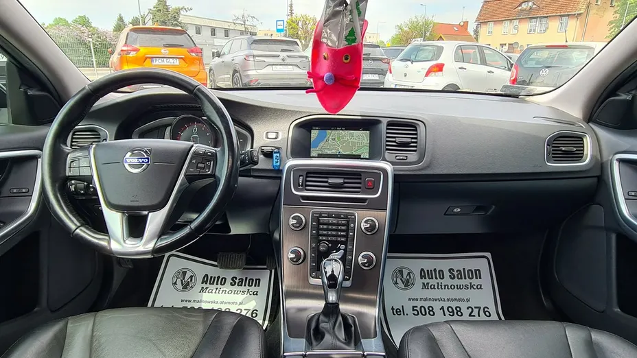 VOLVO V60 -