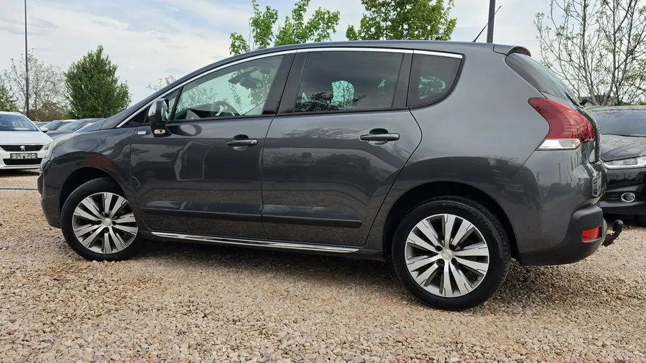 PEUGEOT 3008 -