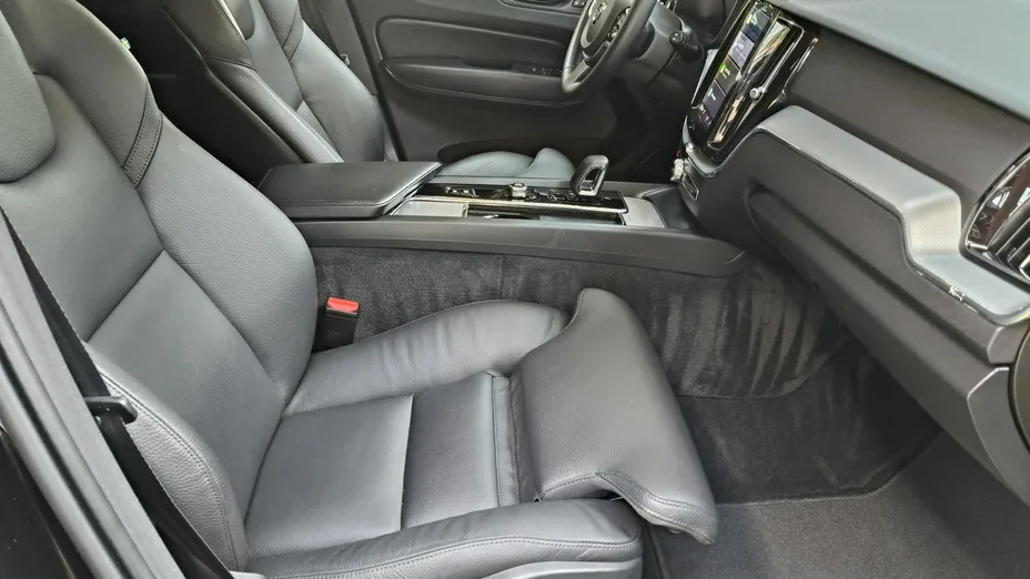 VOLVO XC60 -