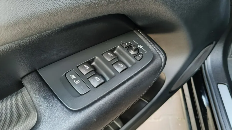 VOLVO XC60 -