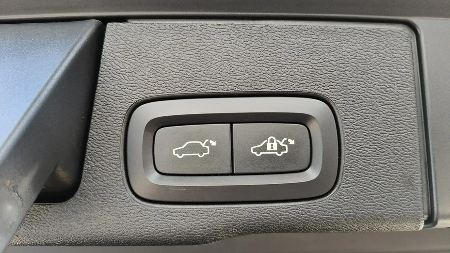 VOLVO XC60 -