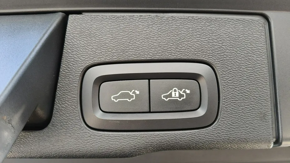 VOLVO XC60 -