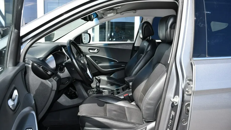 HYUNDAI Santa Fe -