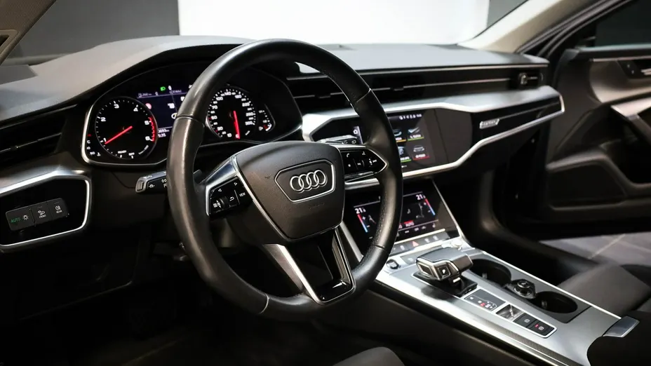 AUDI A6 -