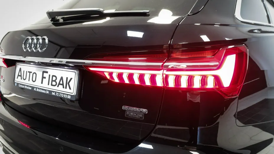AUDI A6 -