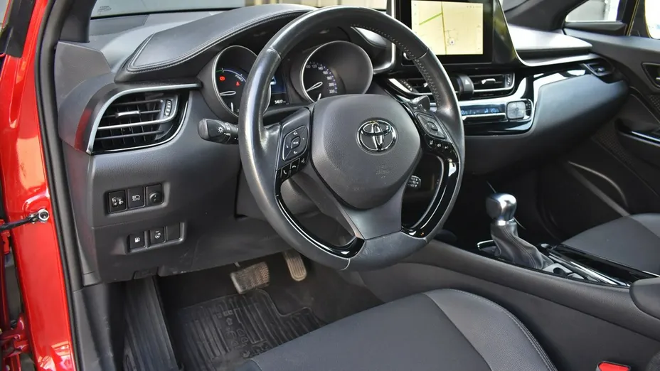 TOYOTA C-HR -