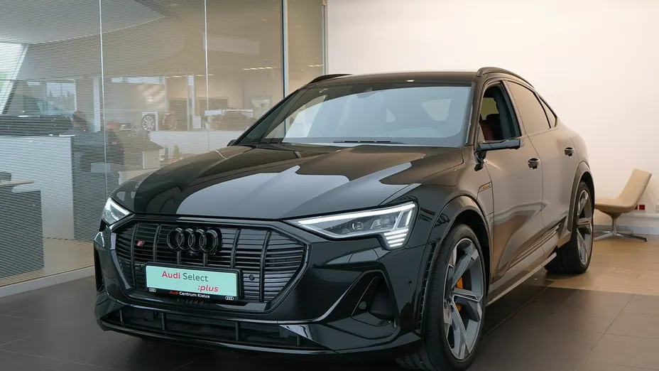 AUDI e-tron Sportback -