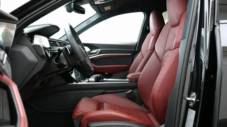 AUDI e-tron Sportback -