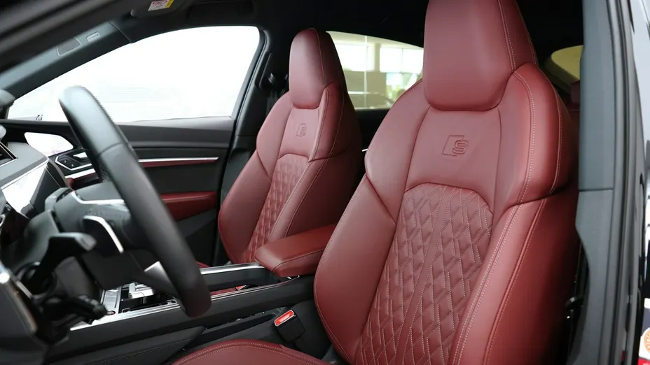 AUDI e-tron Sportback -