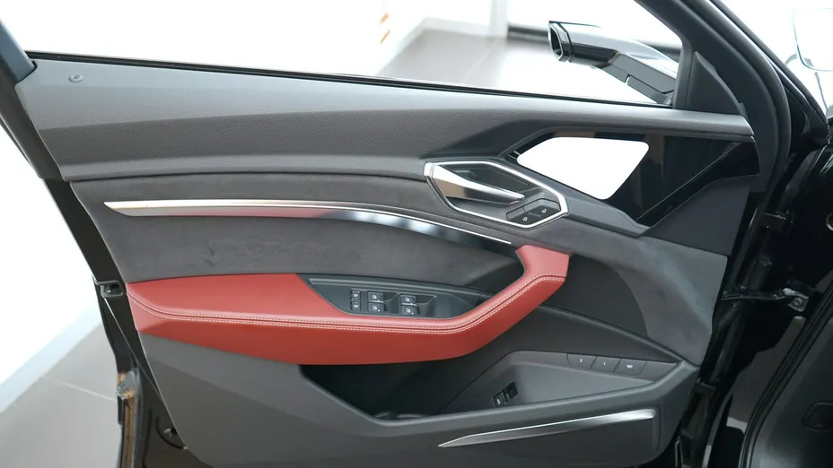 AUDI e-tron Sportback -