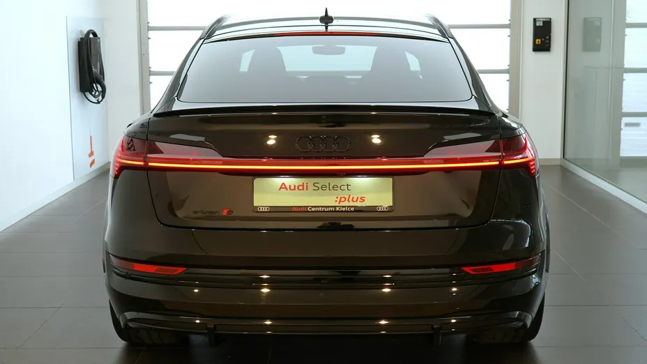 AUDI e-tron Sportback -