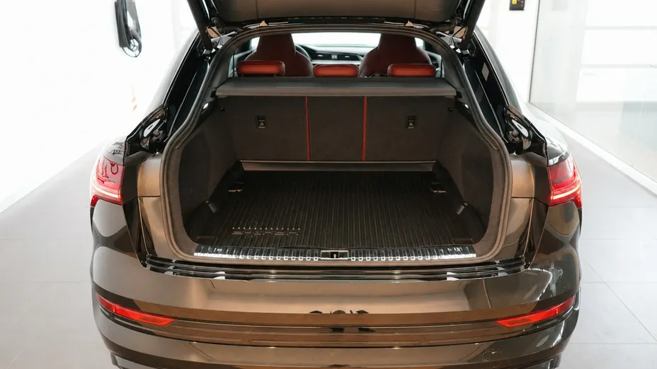 AUDI e-tron Sportback -