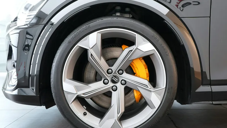 AUDI e-tron Sportback -