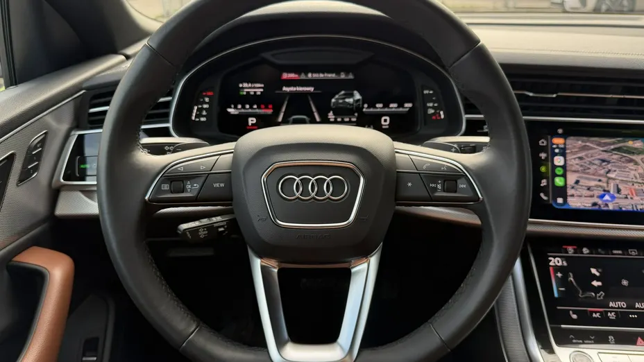 AUDI Q8 -