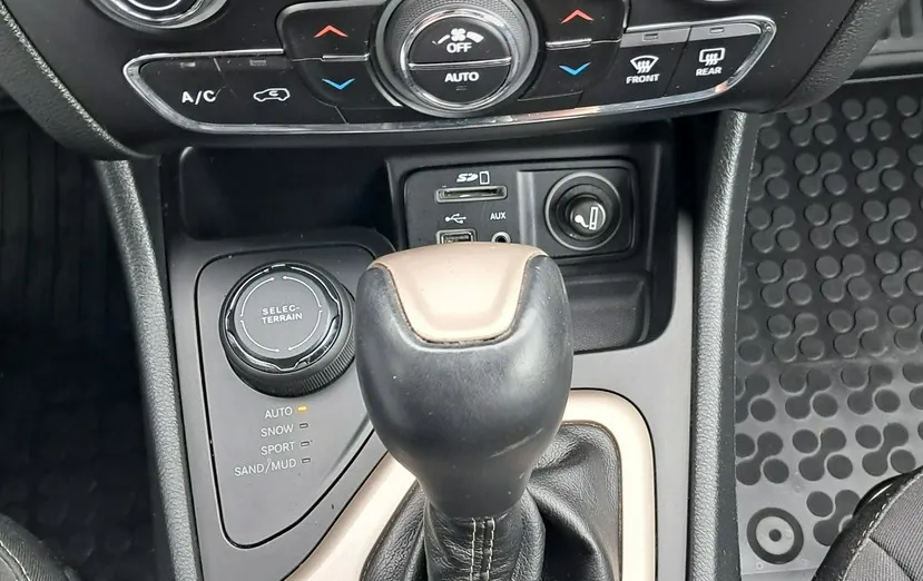 JEEP Cherokee -