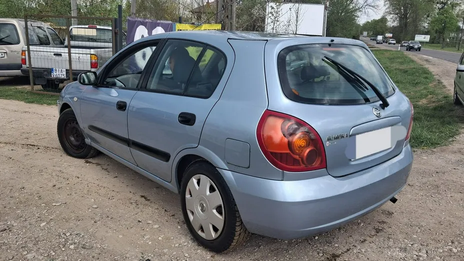 NISSAN Almera -