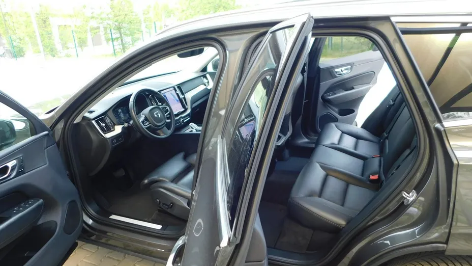 VOLVO XC60 -