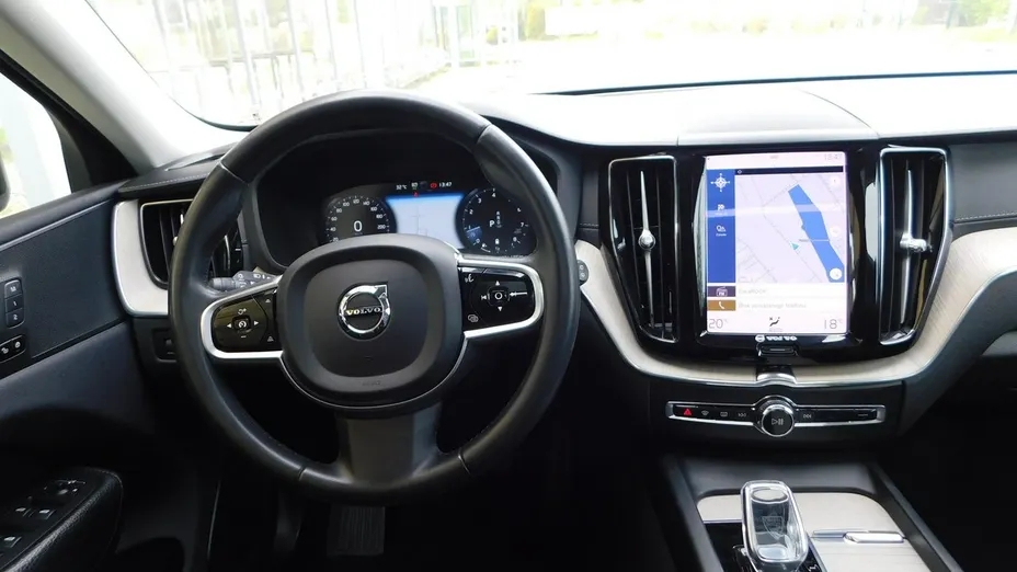 VOLVO XC60 -