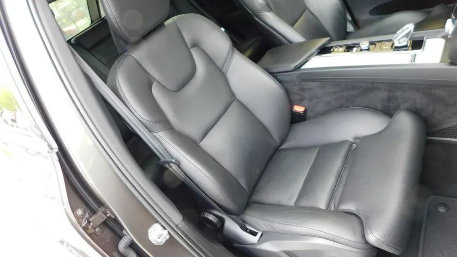 VOLVO XC60 -
