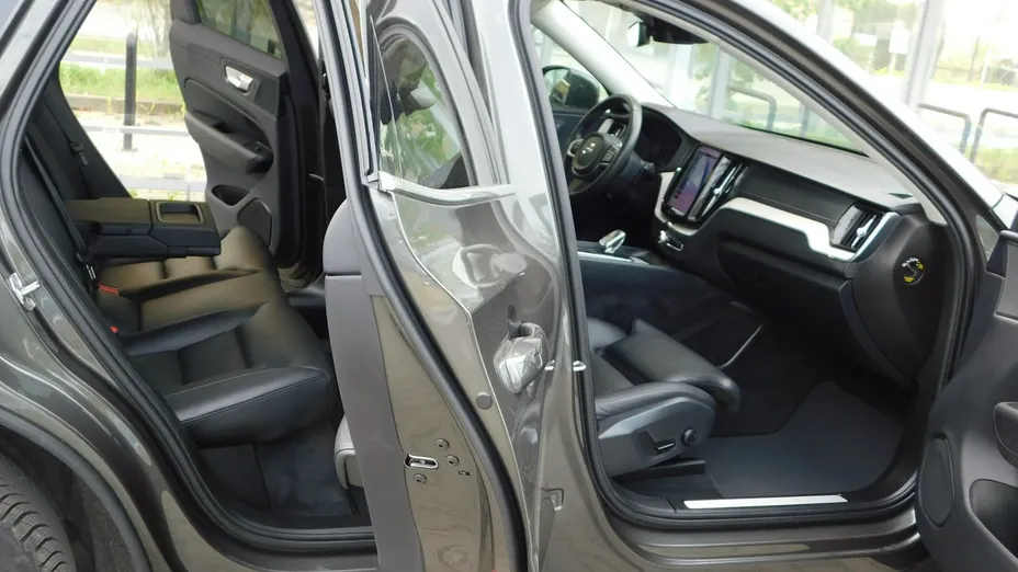 VOLVO XC60 -