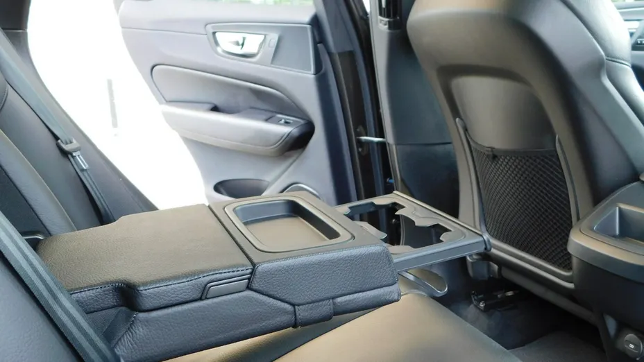VOLVO XC60 -