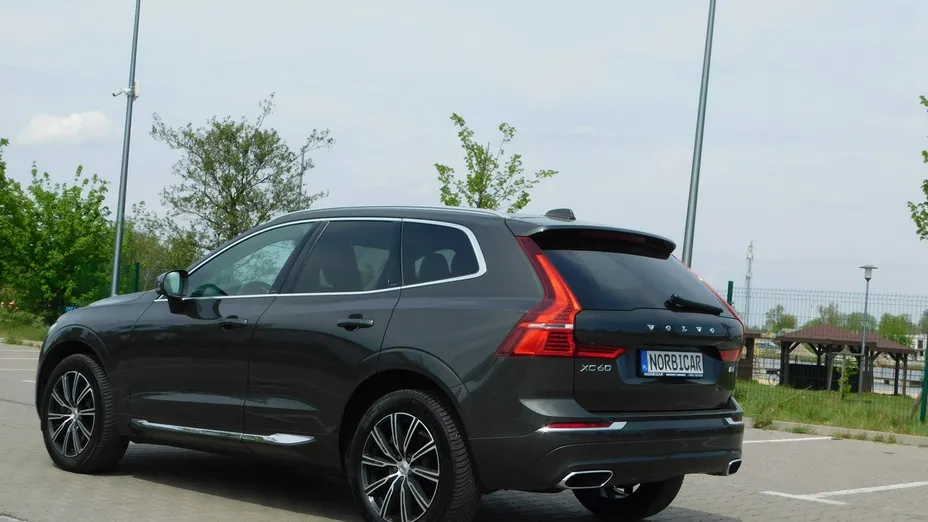 VOLVO XC60 -