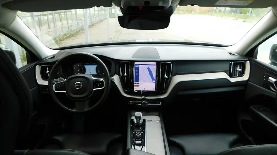 VOLVO XC60 -