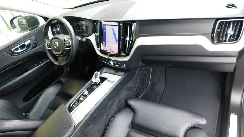 VOLVO XC60 -