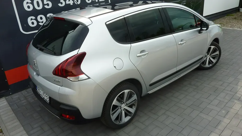 PEUGEOT 3008 -