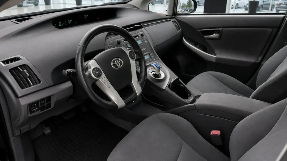 TOYOTA Prius -