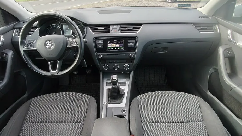 SKODA Octavia -