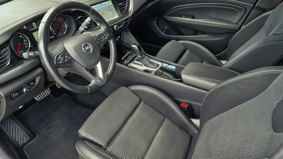 OPEL Insignia -