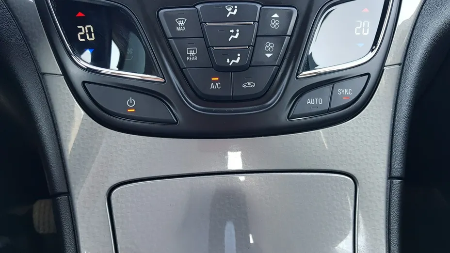 OPEL Insignia -