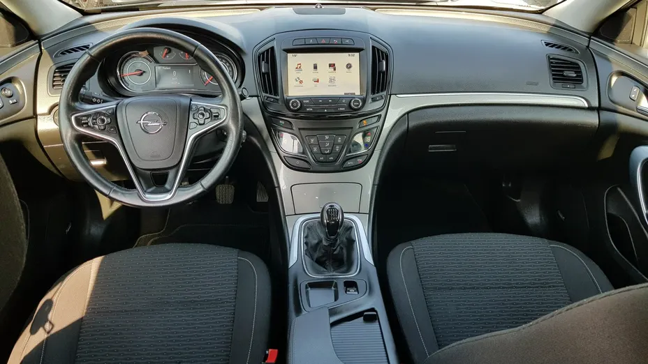 OPEL Insignia -