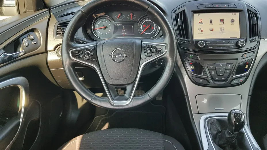 OPEL Insignia -