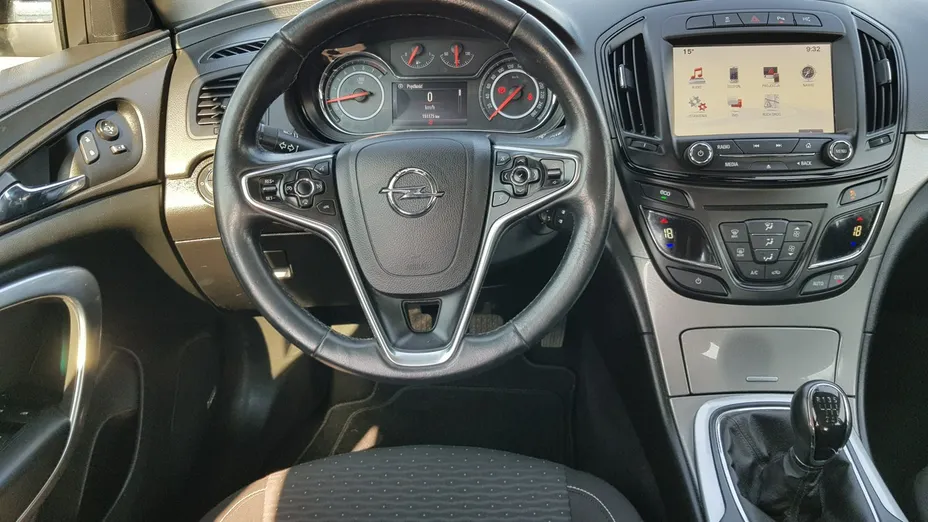 OPEL Insignia -