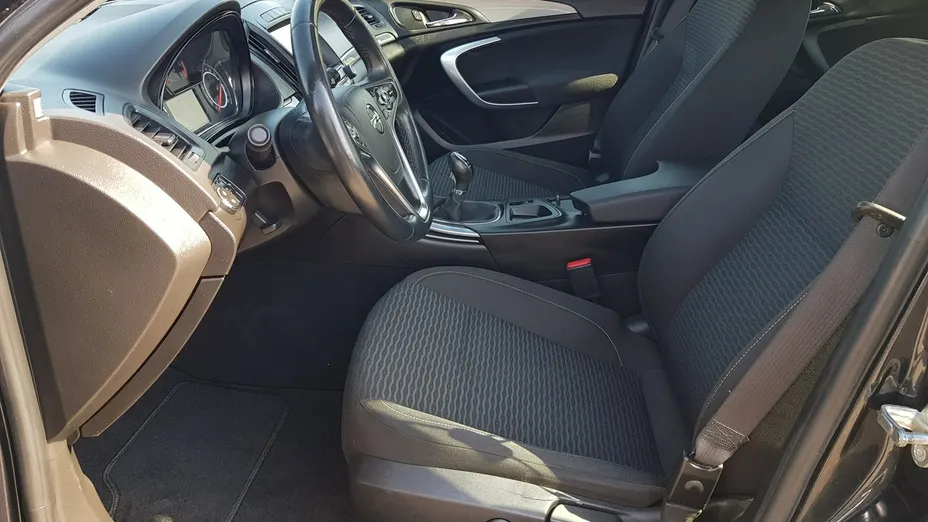 OPEL Insignia -