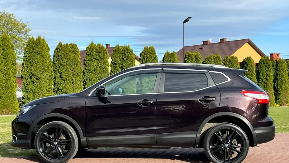NISSAN Qashqai -
