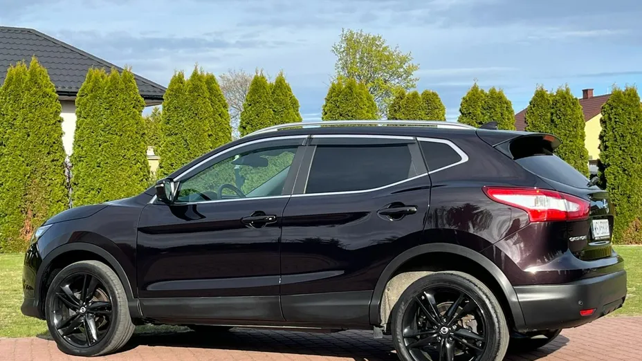NISSAN Qashqai -