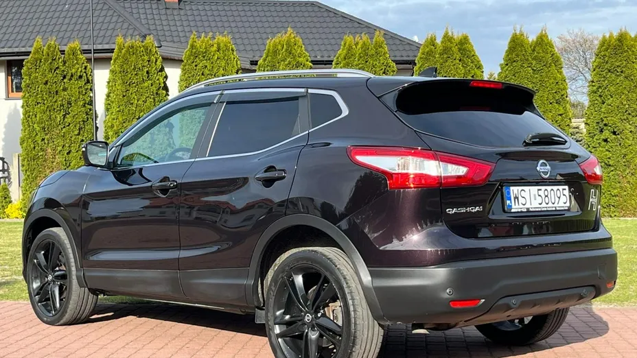 NISSAN Qashqai -