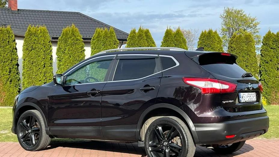 NISSAN Qashqai -