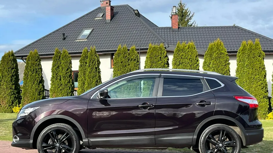 NISSAN Qashqai -