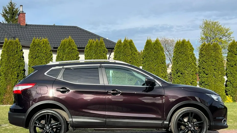 NISSAN Qashqai -