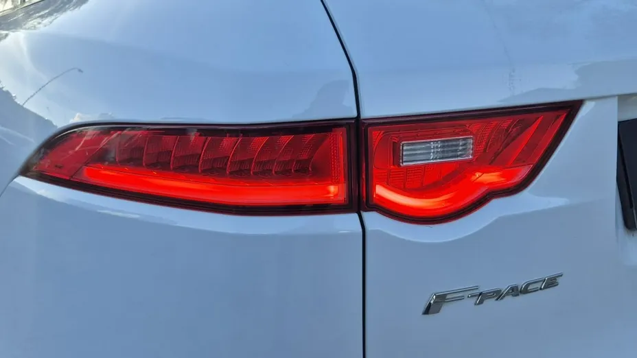 JAGUAR F-Pace -