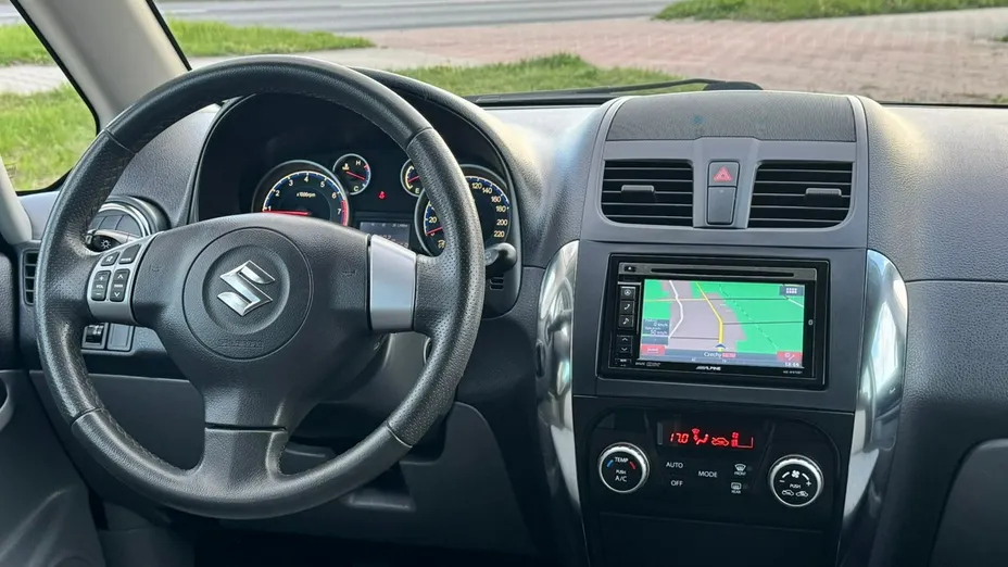 SUZUKI SX4 -