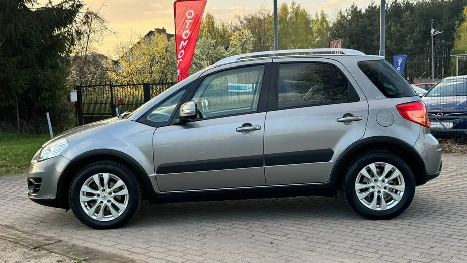 SUZUKI SX4 -